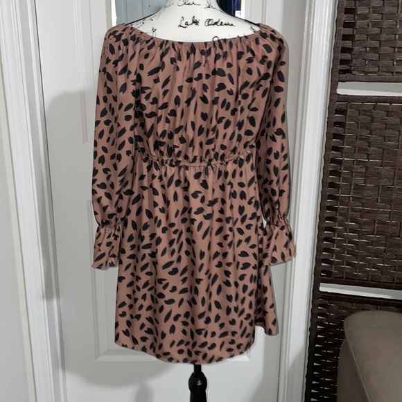 Dress - Picture 3 of 5